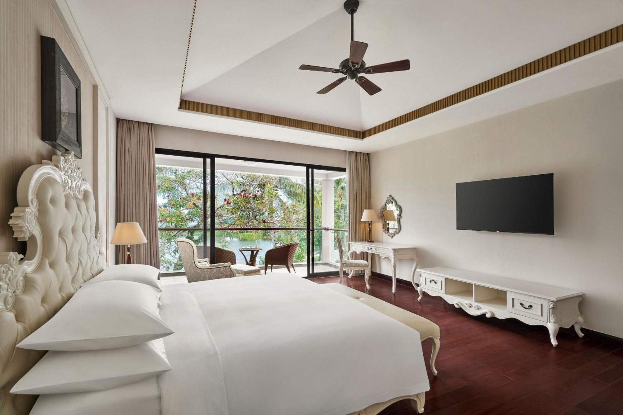 Sheraton Phu Quoc Long Beach Resort Exterior photo